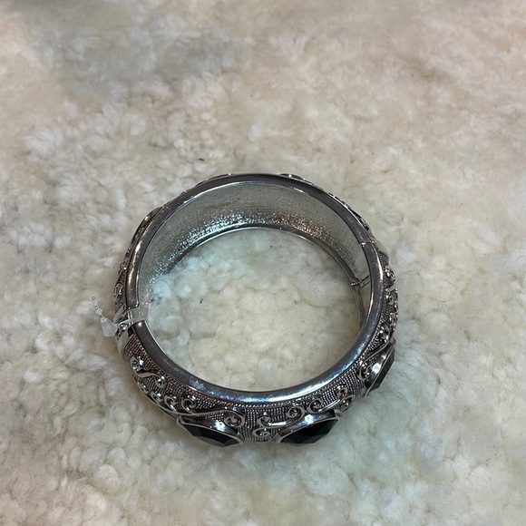 Plus Size Fashion Bracelet - Picture 2 of 6